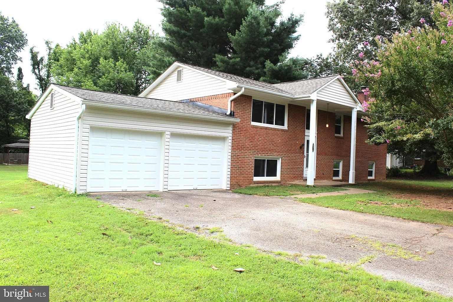 4070 Clyde Ln photo 1