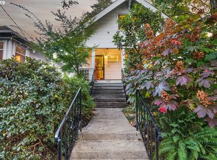 3054 SE Caruthers St, Portland, OR 97214