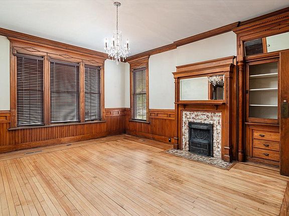 5th image of 122 10th STREET S S