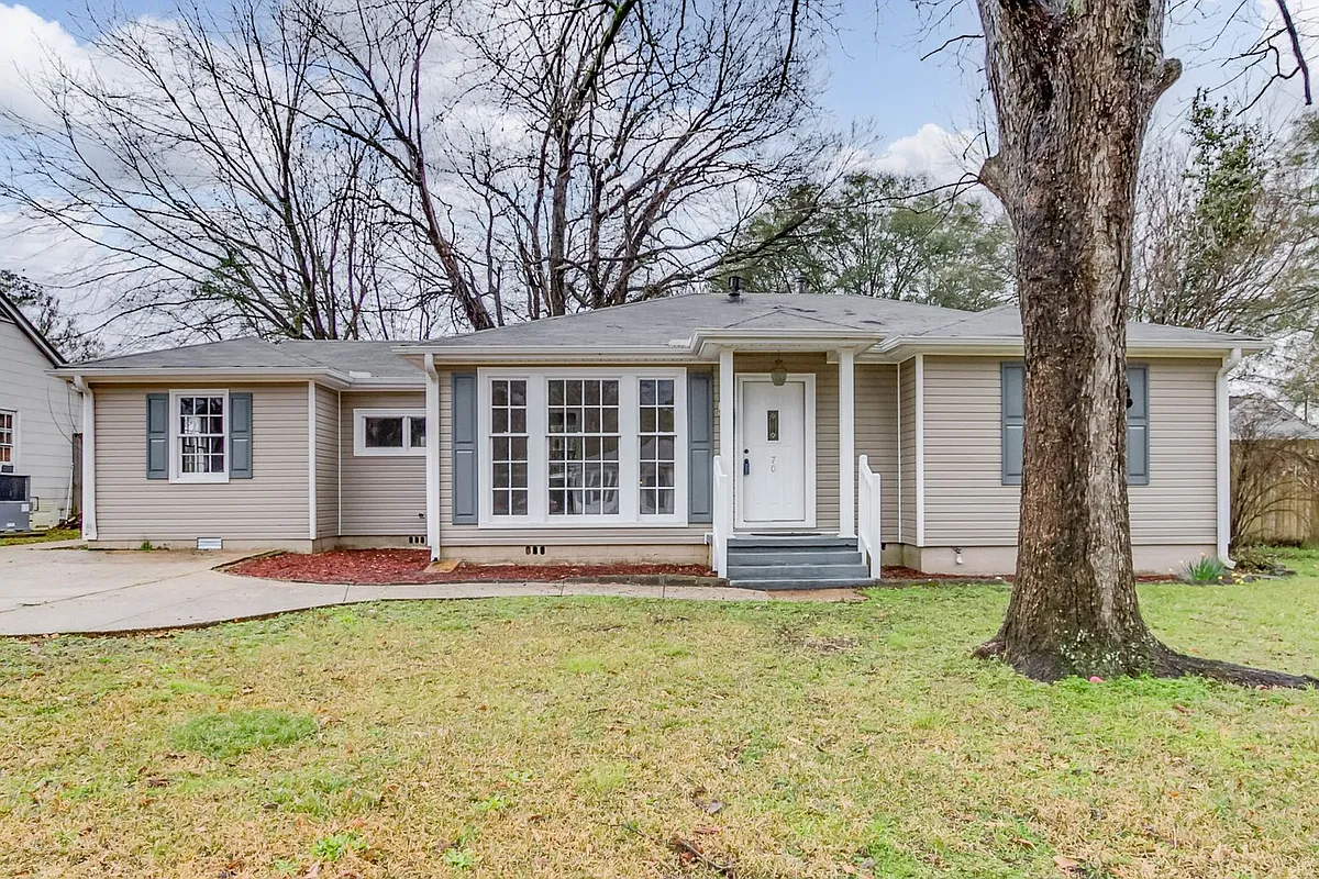 Building Photo - 70 Cedar Knl