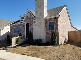 245 N Solitude Bnd, Fayetteville, AR 72704