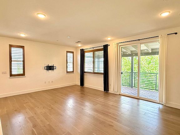 3rd image of 29414 Urbia Way