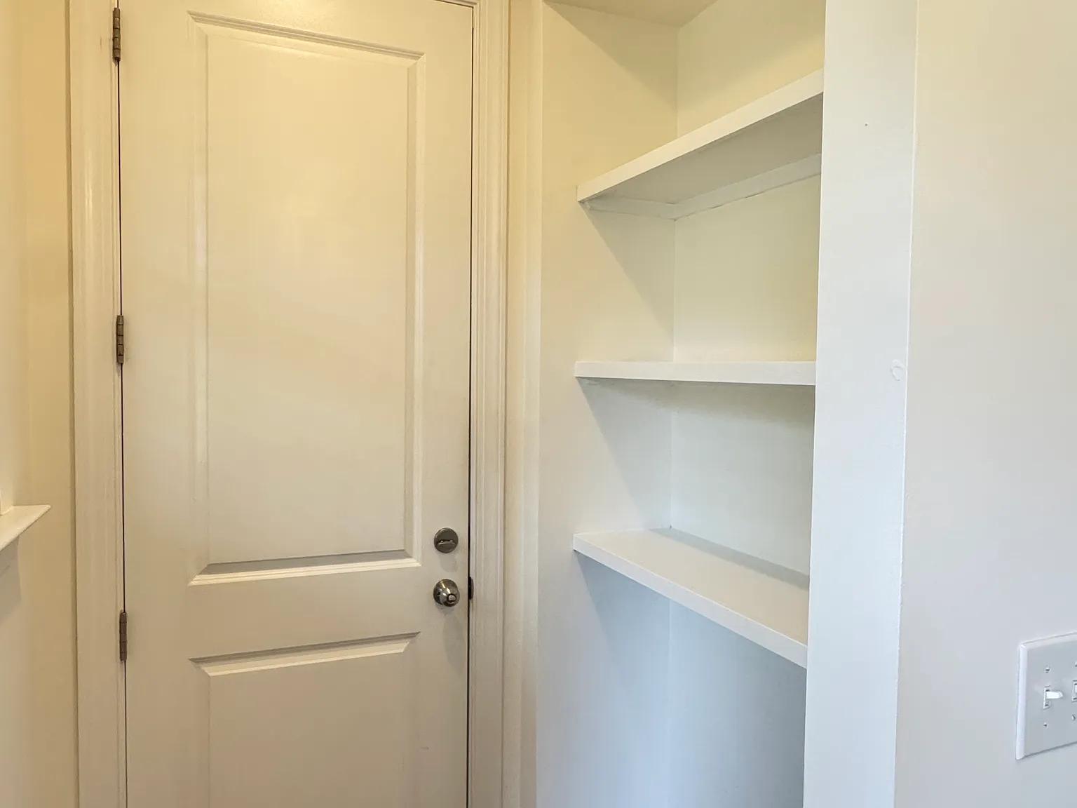 3 bed, 1924 sqft, $2,400 — Photo 3
