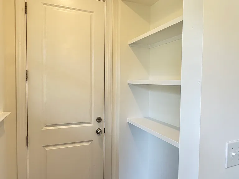 9238 Glenburn Ln — Photo 3