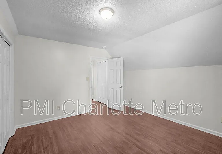10800 Whittersham Dr — Photo 26