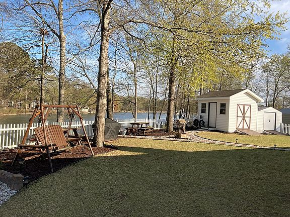 Grill area, 200ft lake front