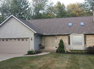 6891 Stearns Rd, Olmsted Township, OH 44138