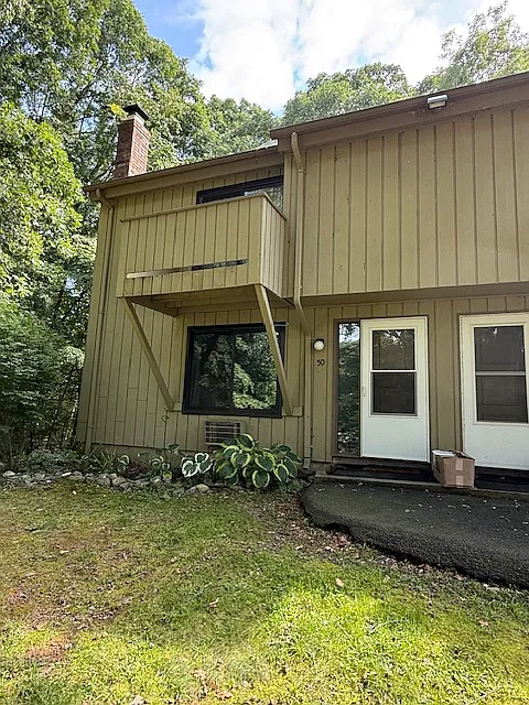 2 bed, 1.5 bath, 1076 sqft, $2,500 — Photo 1