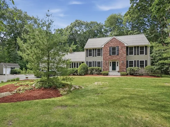 8 Chicatabut Ave, Norfolk, MA 02056