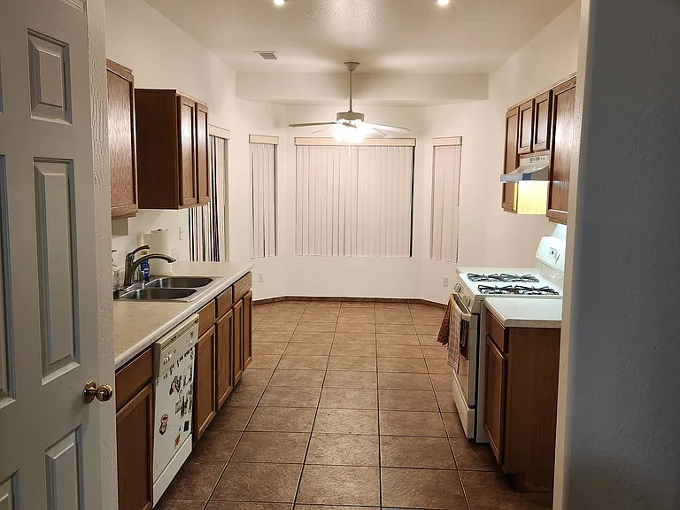 12410 N 130th Ln — Photo 10