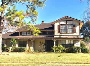 2219 Braesmeadow Ln, Sugar Land, TX 77479