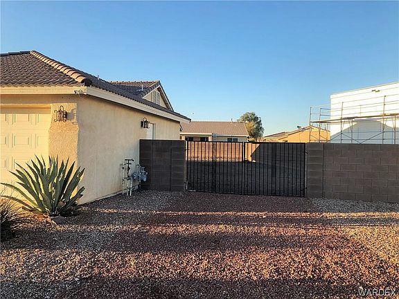 3rd image of 2459 E Saguaro Dr