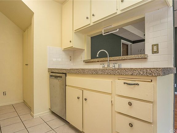 5th image of 15516 Nordhoff St Unit 123