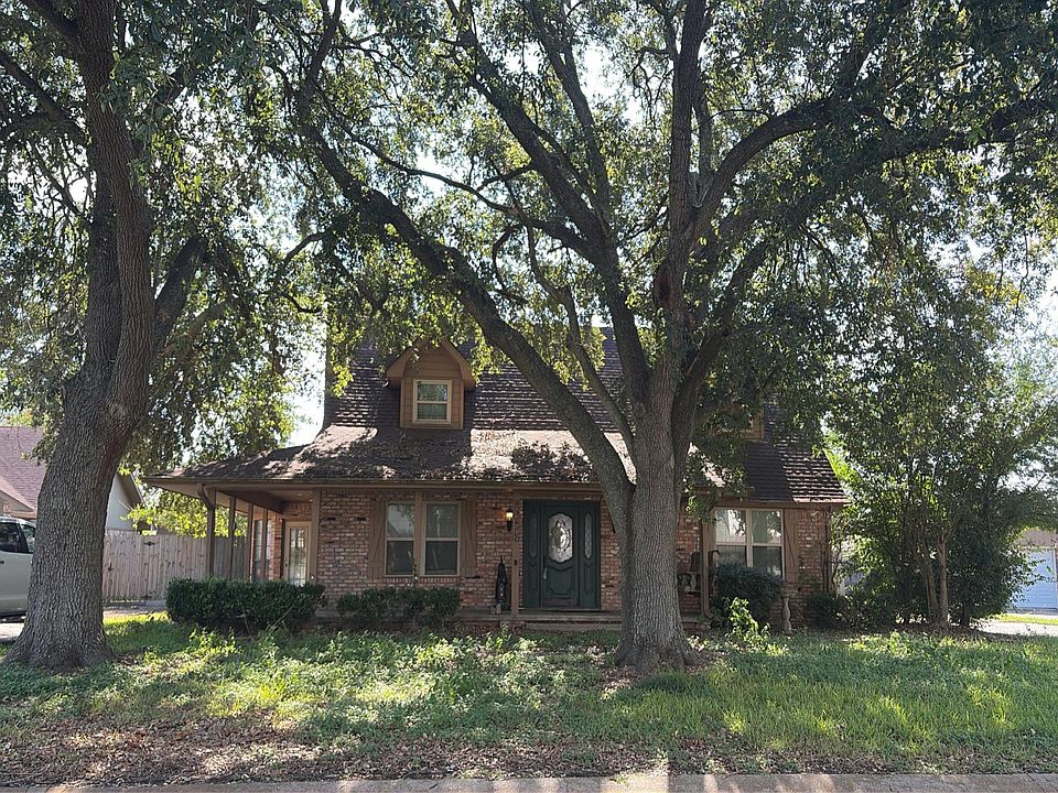 1st image of 2615 Ridgewood Ln