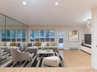 2040 Eastridge Dr, Anchorage, AK 99501