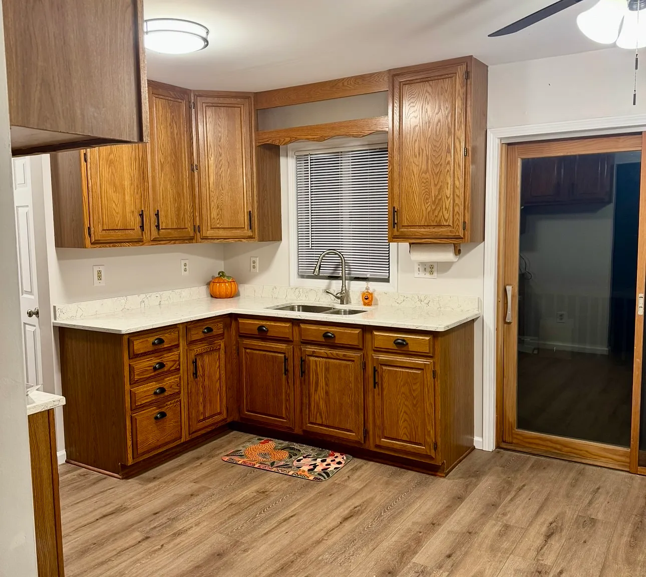 3 bed, 1.5 bath, 1950 sqft, $2,200 — Photo 2