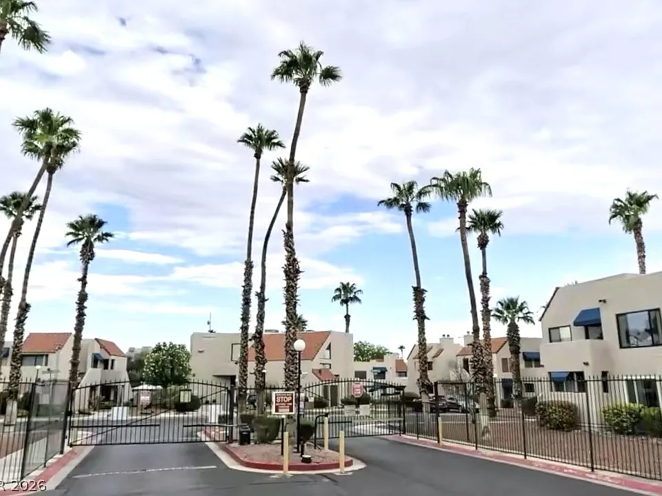 4331 Sanderling Cir #48