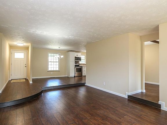 5th image of 6672 Templehurst Pl
