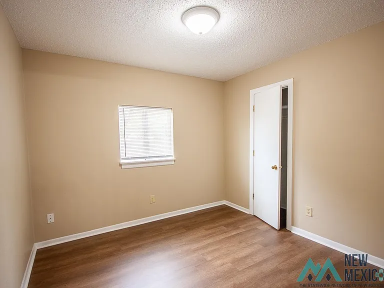 1704 Laura Ln — Photo 14