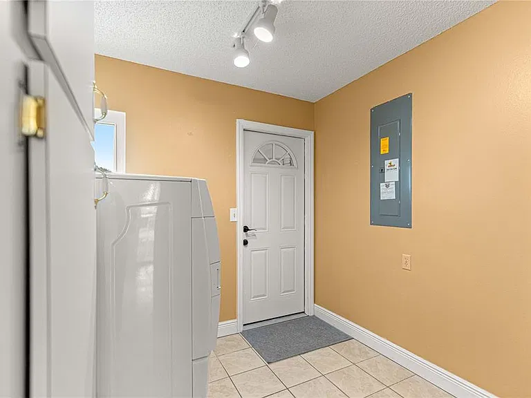 8470 SW 107th Pl — Photo 21