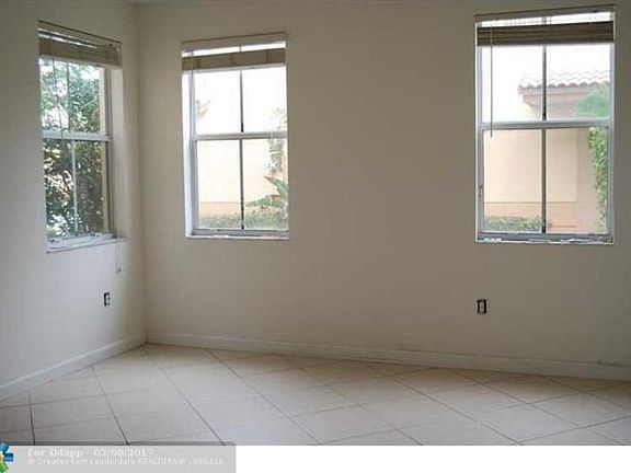5th image of 7801 NW 114th Pl
