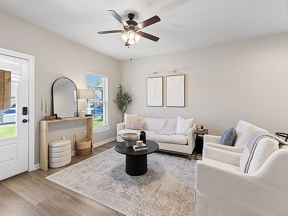 3rd image of 137 Lightbourne Dr