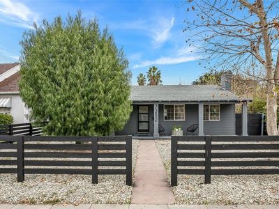 7352 Owensmouth Ave, Canoga Park, CA, 91303