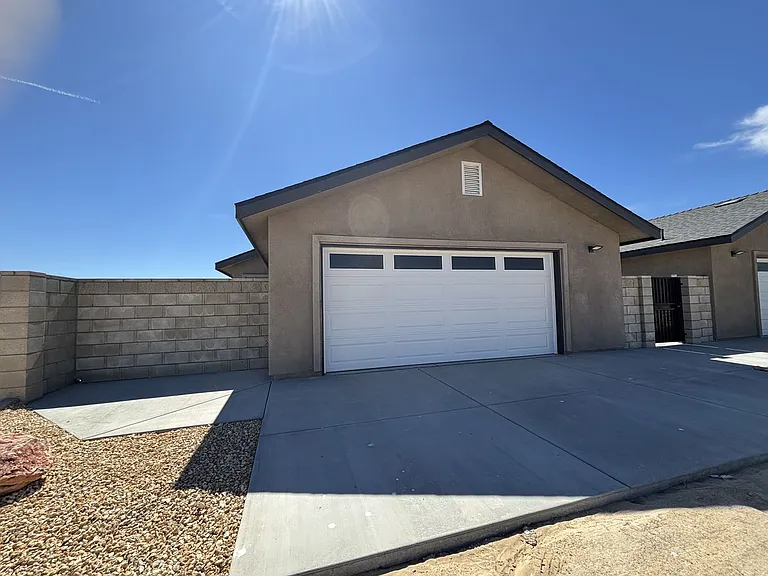 9933 N Loop Blvd — Photo 21