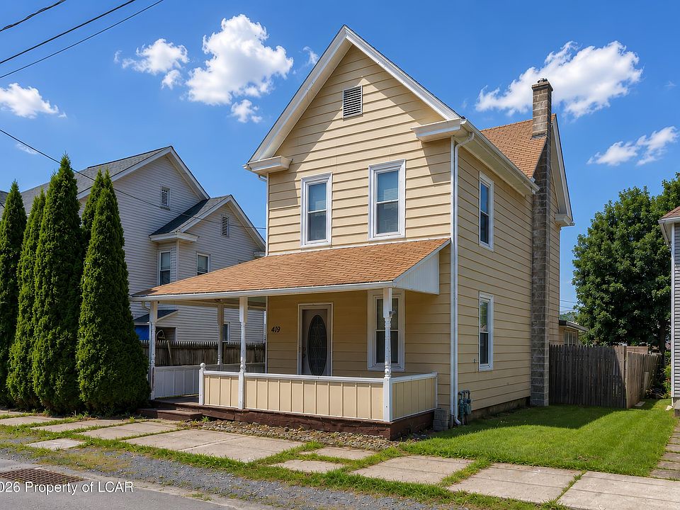 1st image of 419 E 6th St