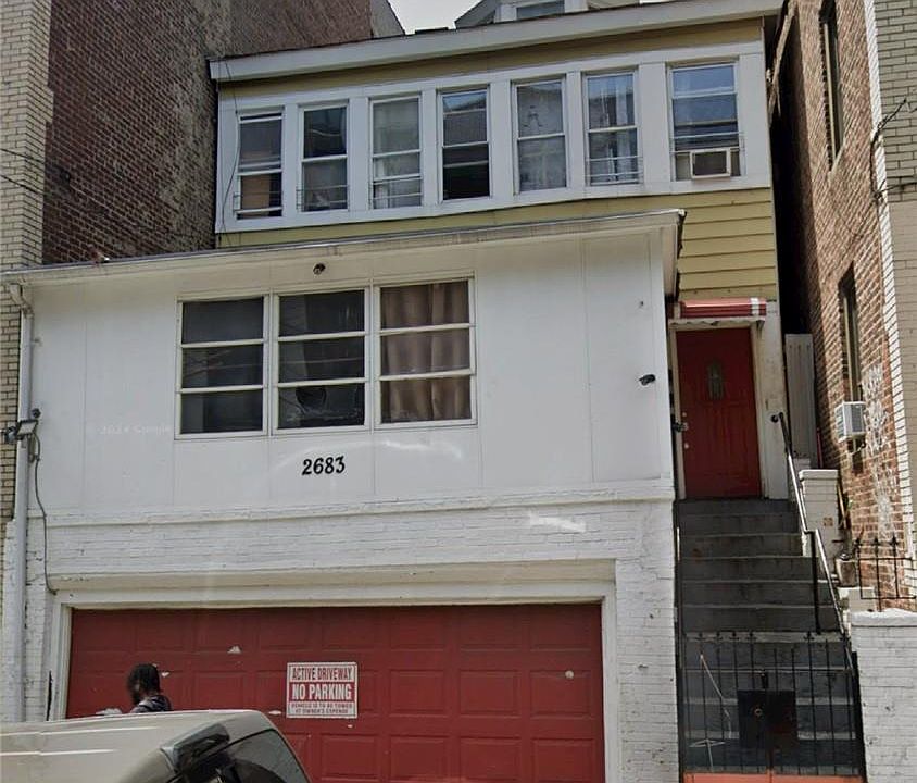 1st image of 2683 Creston Avenue