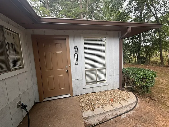 1613 Hughey Dr