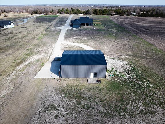5th image of 375 Wolf Front Rd