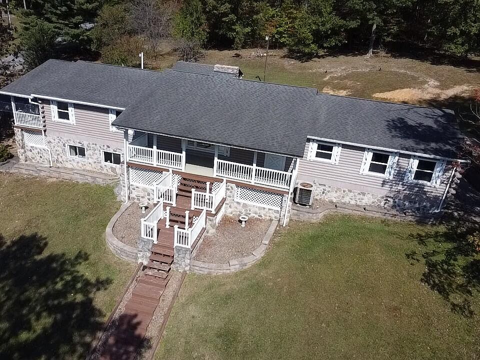 340 Ballard St, Peterstown, WV 24963 Zillow