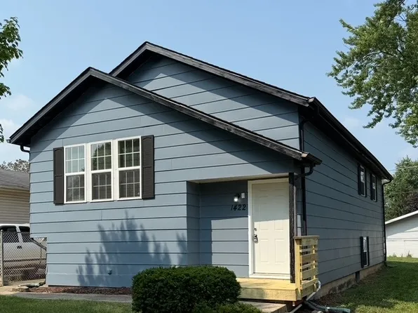 1422 N Channel Dr, Round Lake Beach, IL 60073