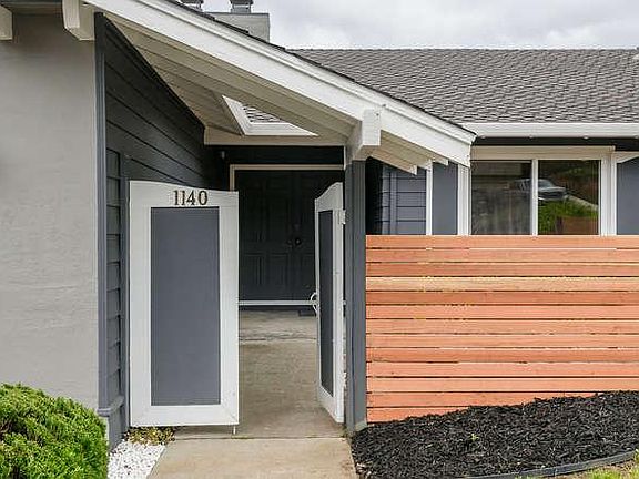 3rd image of 1140 Ahwahnee Dr