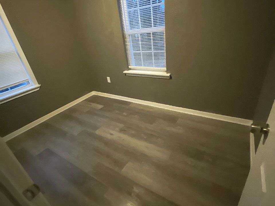 2nd image of 4449 N Detroit Pl