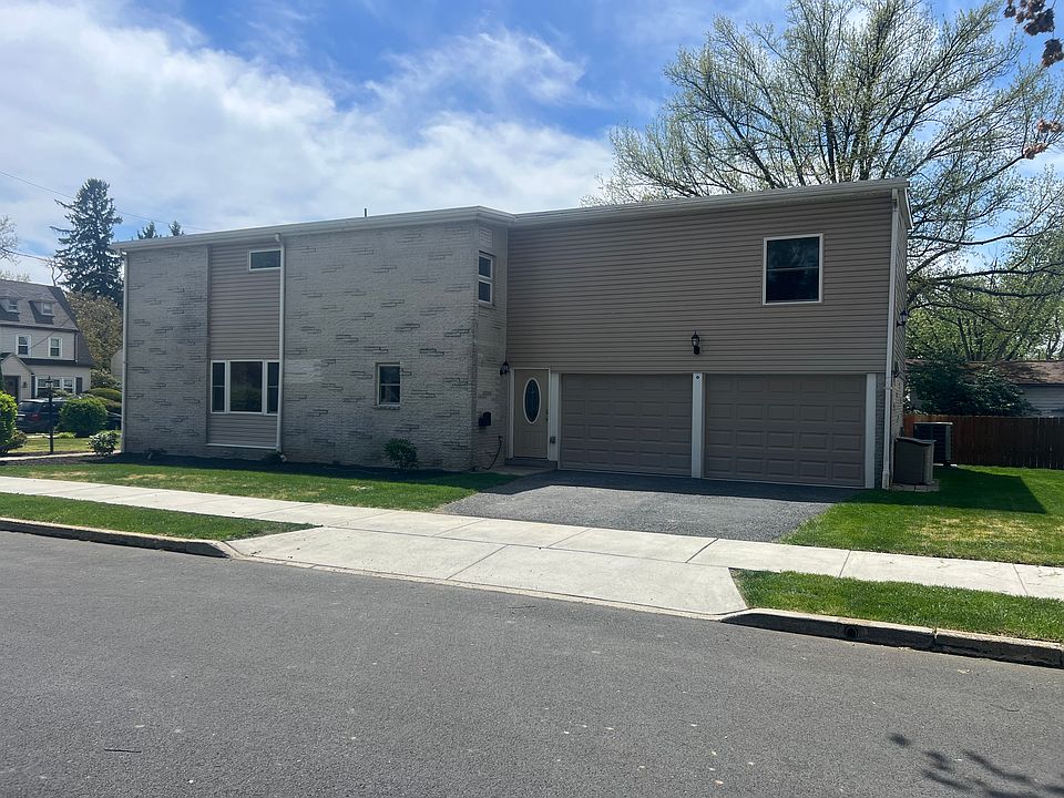 4BR, 2.5BA, 2 Car Garage