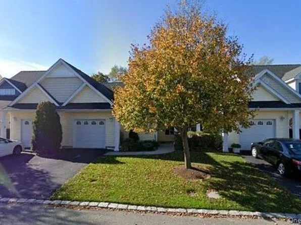 47 Stoneleigh Drive, Riverhead, NY 11901