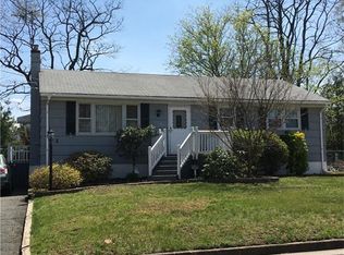65 Day Ave, Piscataway, NJ