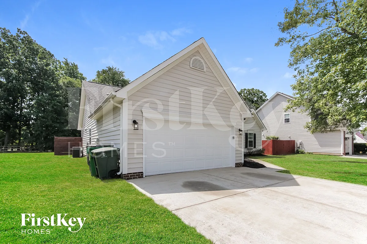 Building Photo - 2816 Emerald Meadow Ln