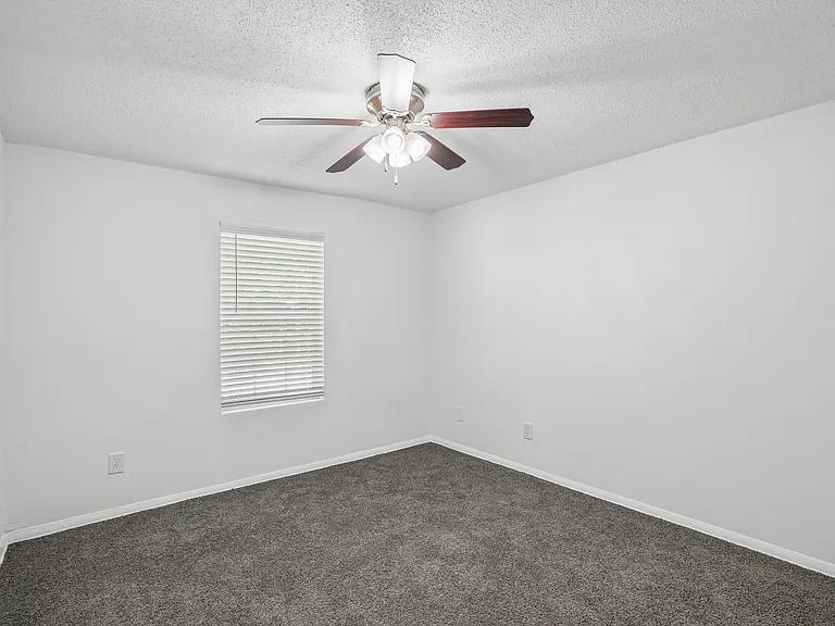 Lewis on Cascade Apartments — Photo 24