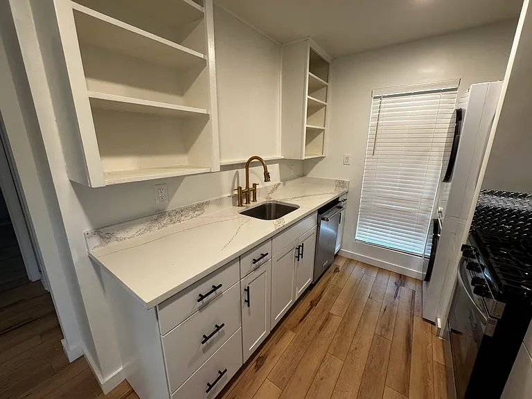 6529 Lockheed Ave — Photo 3