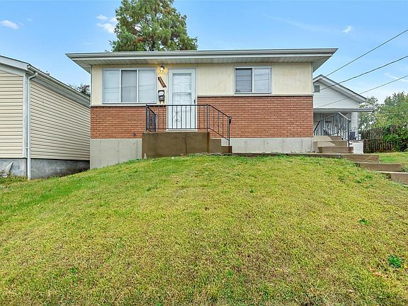 2nd image of 3945 Schiller Pl