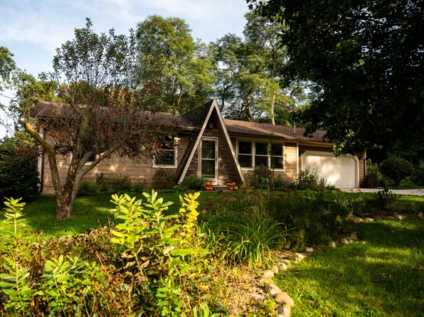 67 Mead St, Hastings, MI 49058