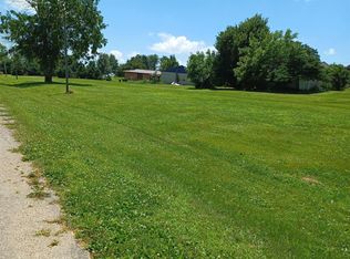 Grand St, Gladbrook, IA 50635