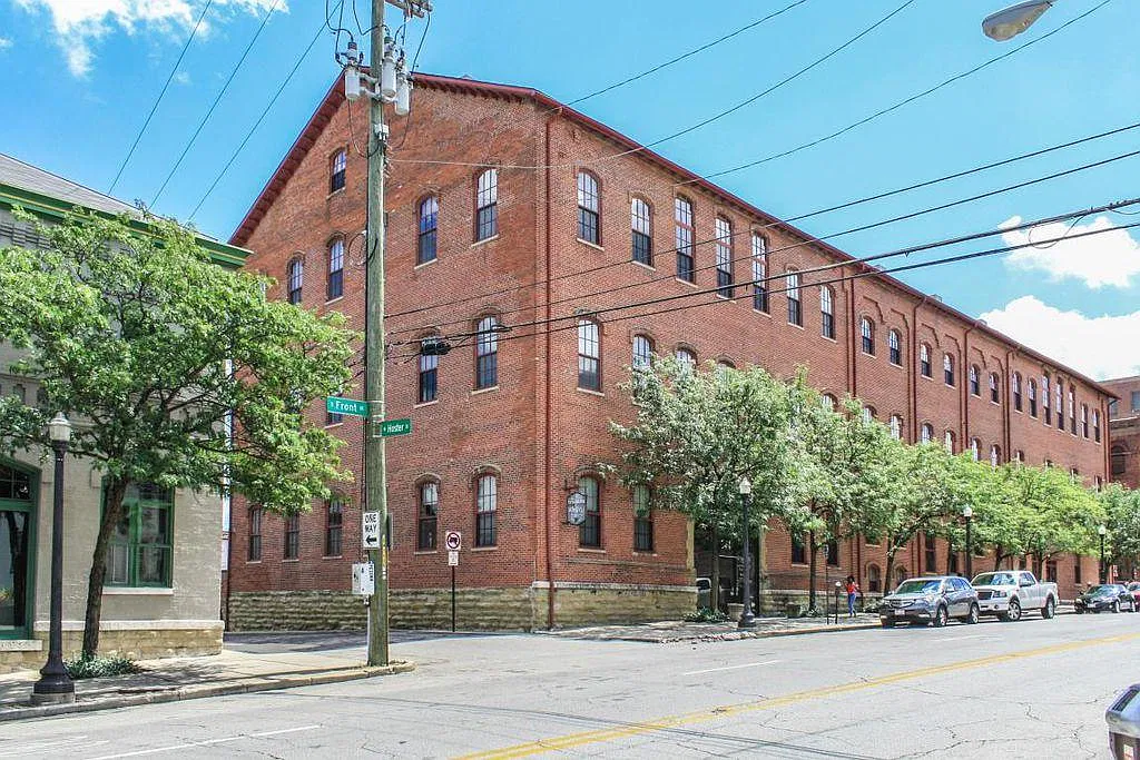 544 S Front St — Photo 1