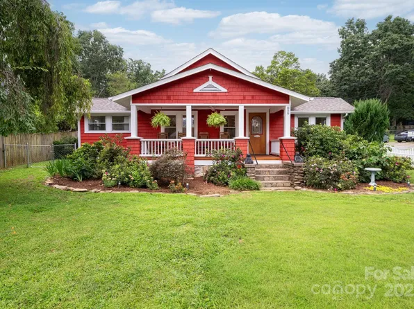 829 Montreat Rd, Black Mountain, NC 28711