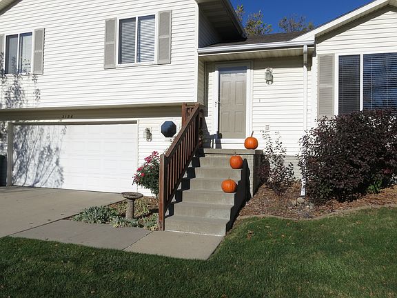 2nd image of 3126 SE Cherry Blossom Dr