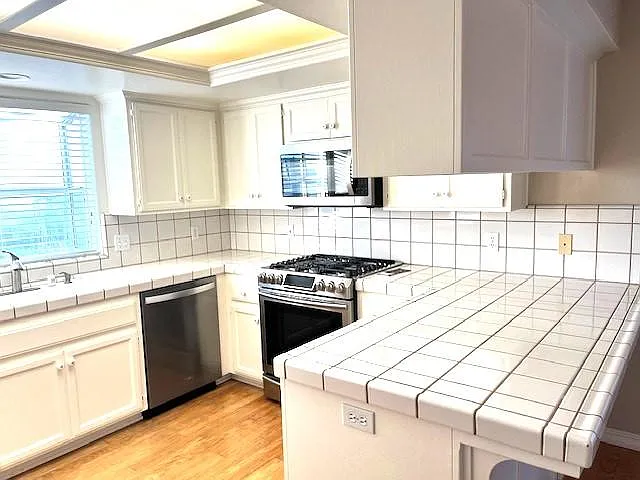 3 bed, 1584 sqft, $3,600 — Photo 3