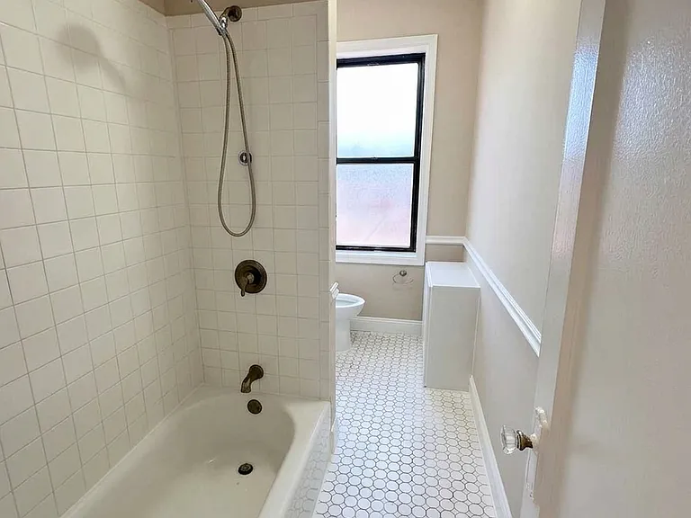 814 Avenue C #403 — Photo 7